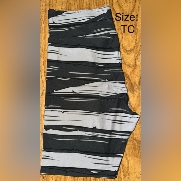 LuLaRoe Leggings. 
Size: TC
Color: Black & Gray 
Halloween mummy pattern - Picture 1 of 2